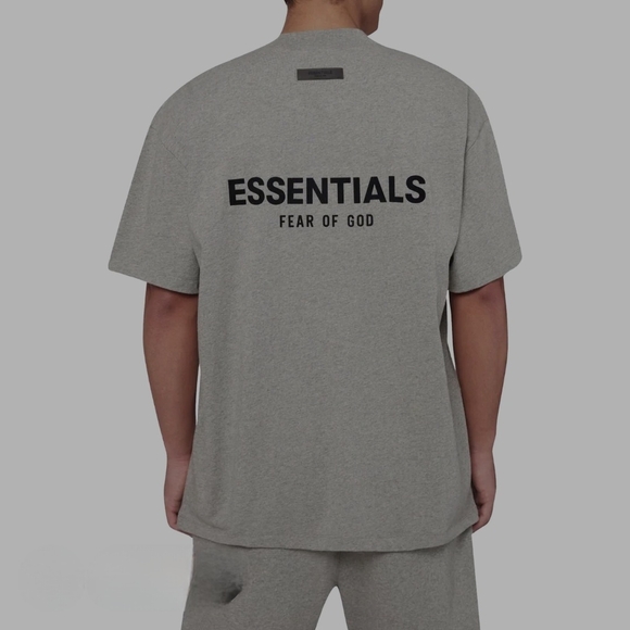 Essentials Fear of God Dark Oatmeal
T-Shirt - Picture 2 of 2